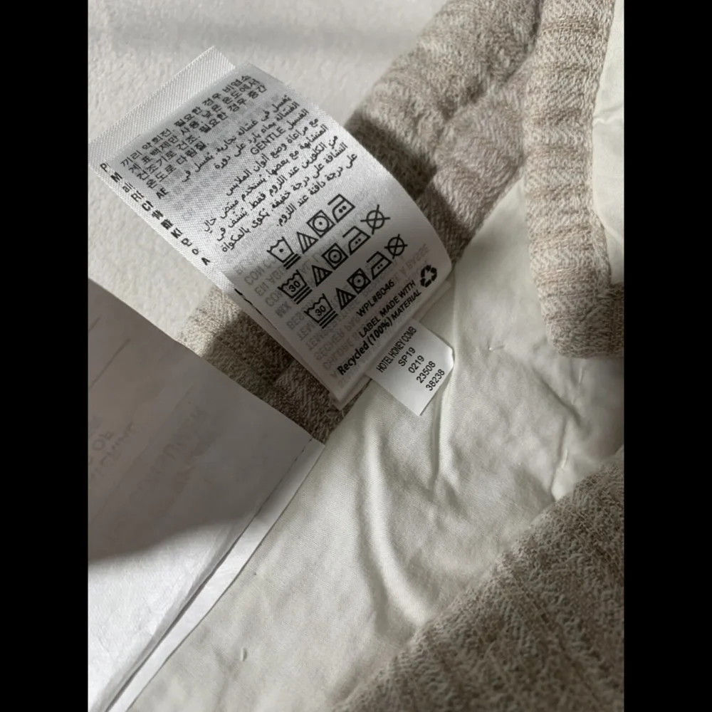 NIB Hotel Collection Honeycomb Full/Queen Coverlet in Linen/Cotton‎